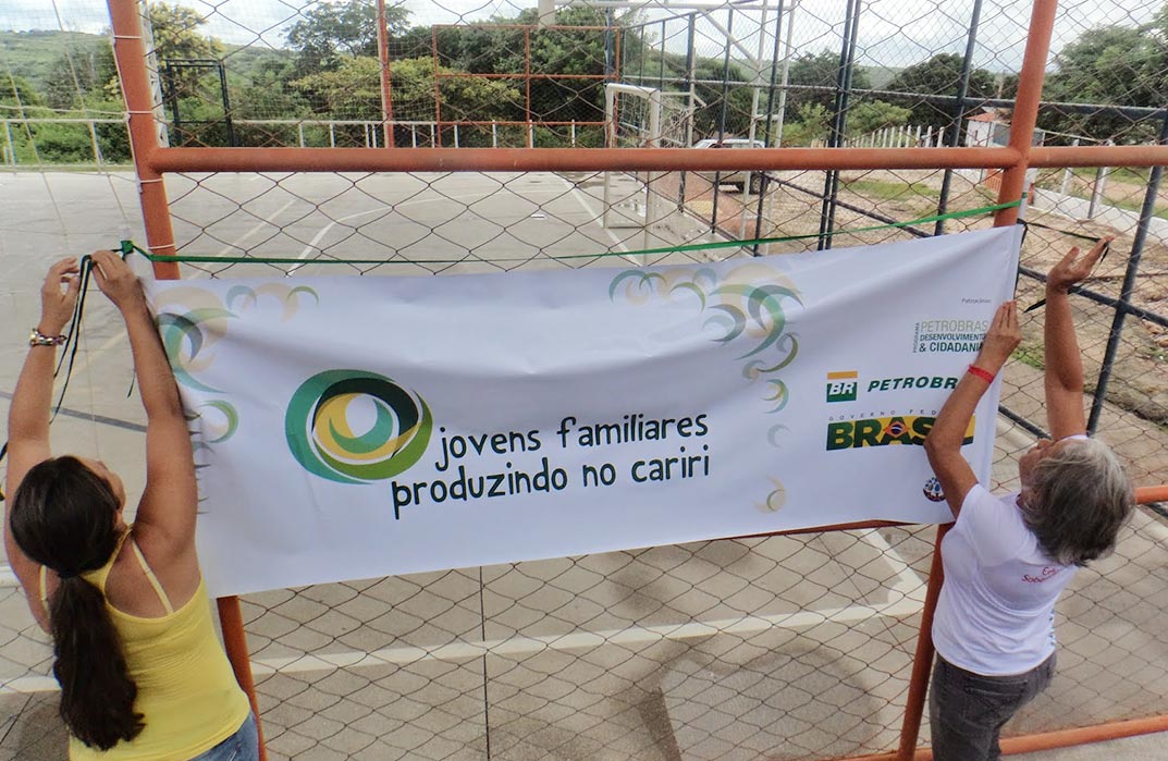 Equipes do projeto jovens familiares realizam reuniões trimestrais em comunidades