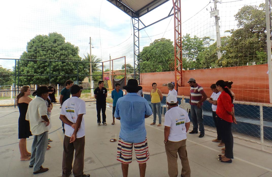 Equipes do projeto jovens familiares realizam reuniões trimestrais em comunidades