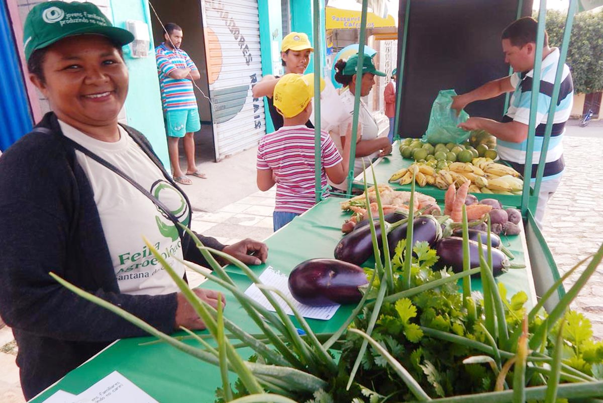 Santana do Cariri recebe sua primeira Feira Agroecológica