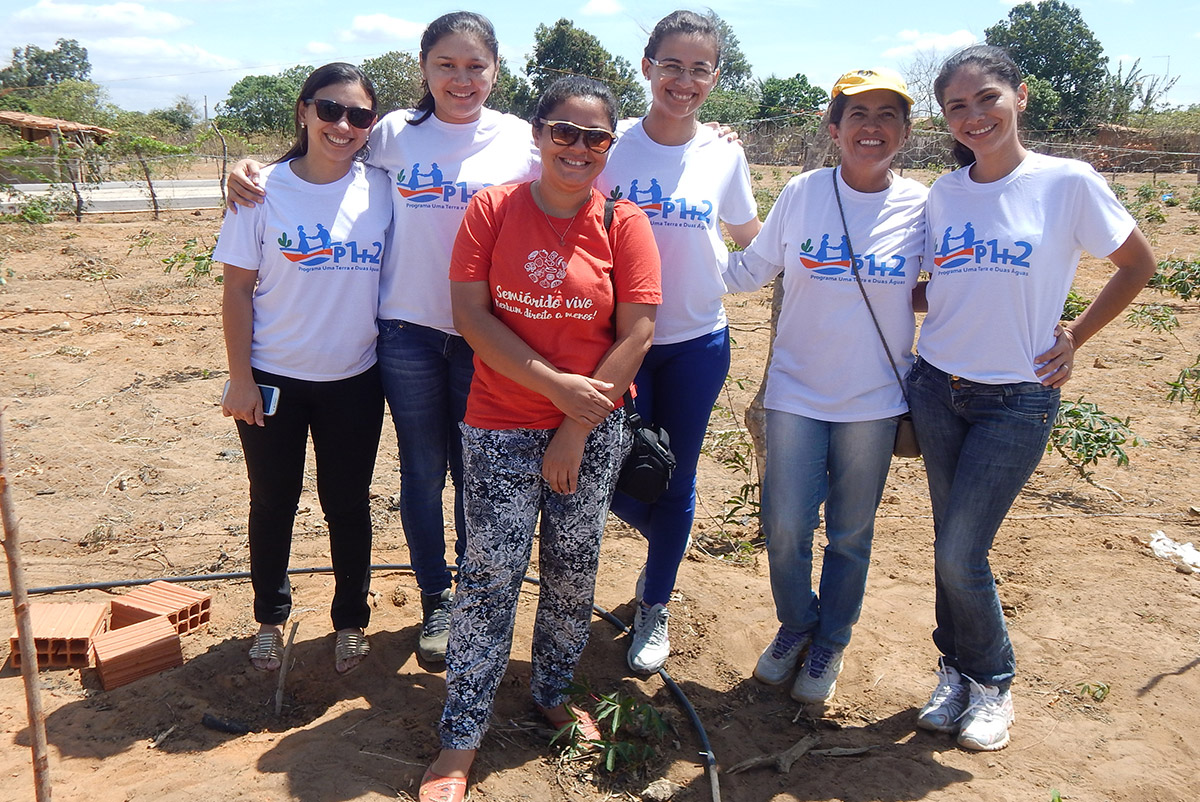 Agricultoras e agricultores recebem visita do BNDES