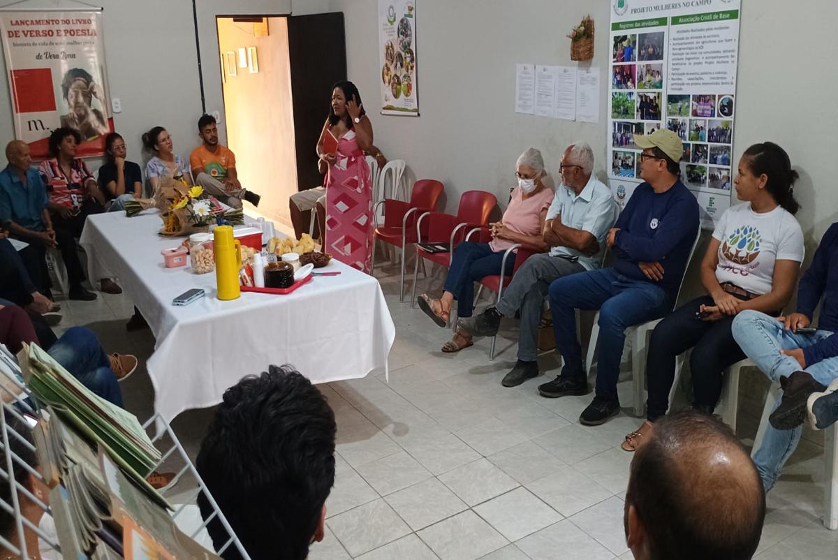 ACB recebeu Vera Lima para o lançamento de “De verso e poesia”