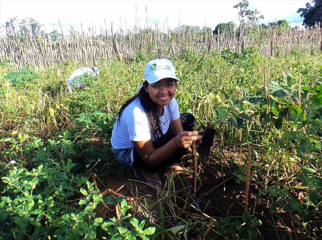 Jovens familiares produzindo no Cariri